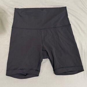 Lululemon Wunder Train High-Rise Short